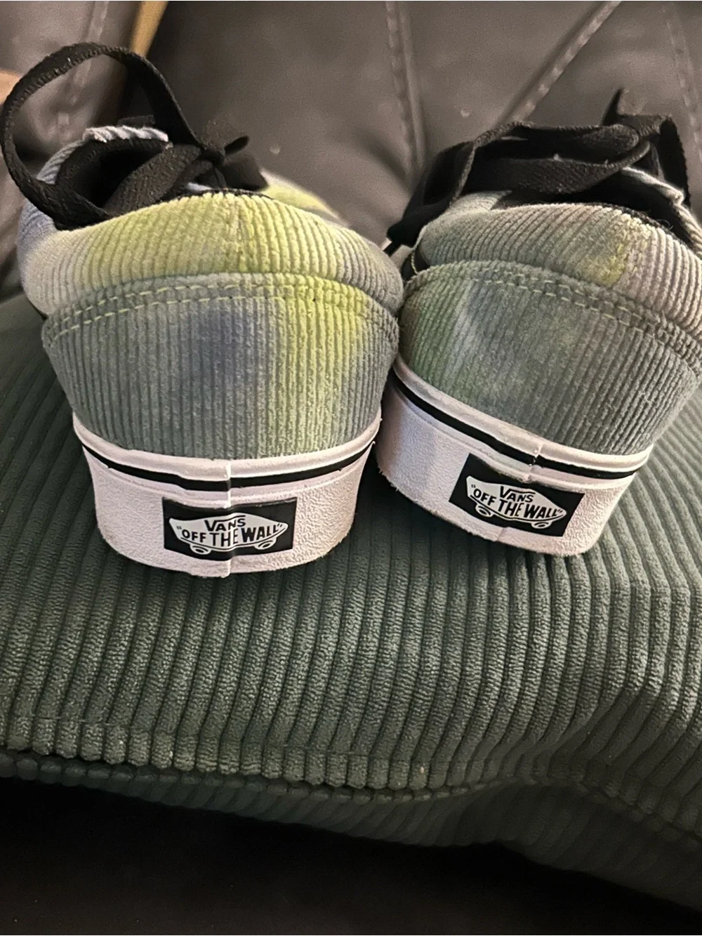 Vans Old Skool Corduroyuu Sneakers in green/blue with Black Details